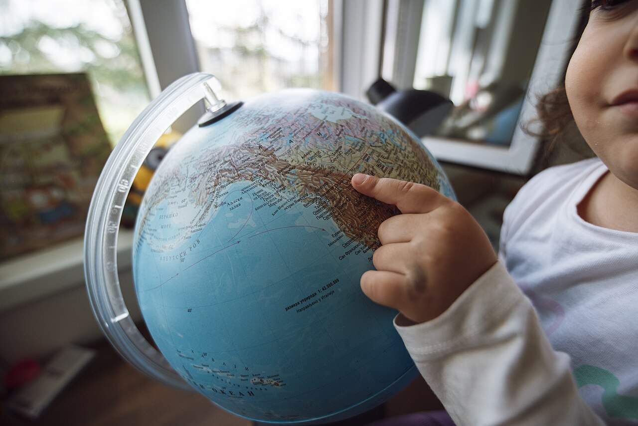 Un globe terrestre pour découvrir les pays